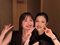 「久しぶりの再会！」藤あや子、同郷の女優・佐々木希と２ショット「家族ぐるみのお付き合い」