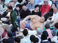 大の里、４敗に後退で優勝は絶望的　新横綱で４個目の金星配給は昭和以降最多　Ｖ争いトップの琴勝峰に苦杯