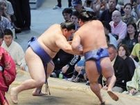大の里は１０勝目　連敗免れる　若隆景に勝利