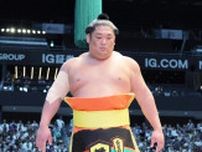 尊富士は「右上腕二頭筋腱断裂で２か月間の安静・加療」と診断　１３日目に休場
