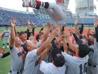 【高校野球】横浜・村田浩明監督「神奈川決勝はお祭り」４番エースの奥村頼人が２戦３発の大爆発　東海大相模に大勝Ｖ