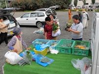 旬の新鮮野菜、荷台にいっぱい　「おびひろ軽トラ市」始まる