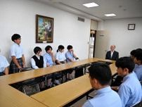 南富良野高カヌー部「インターハイ、悔いないレースに」　選手が教育長に抱負