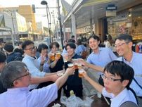 暑さに乾杯！　仲間とビール　あばしり夏まつり始まる