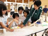 大学生、社会人が勉強や進路指導　上士幌で「まなびの広場」
