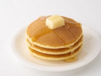バターも“本革”、遊び心が本気すぎるホットケーキそっくりのポーチが話題