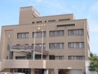 公園トイレに女性焼死体　「個室開かず異臭」と連絡　茨城・日立