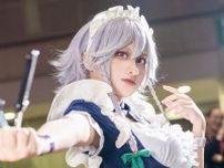 【コスプレ】編みタイツをはいた太ももに忍ばせたナイフのチラ見せ具合が絶妙！人気キャラがキレのあるポーズを披露【写真8枚】