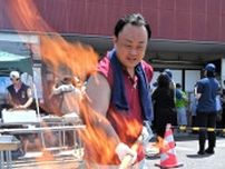 旬の味、わら焼きで堪能　生鮮カツオ日本一の気仙沼で「かつお祭り」　31日まで