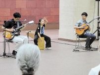 カホンの音色、県庁に響く　宮城県庁で恒例のロビーコンサート