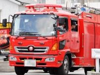 藤沢で火事、空き家と倉庫が全焼　けが人なし