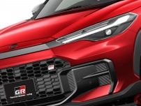 トヨタ新型「カローラクロス GRスポーツ」に反響あり！ 「“サメ顔”じゃないのがいい！」「デザイン好き」と好評に！ 「プリウス」と同じパワフル2Lハイブリッド搭載に期待大！