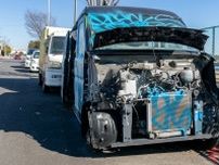 「クルマの墓場」と化した東京・新木場!?  2月には火災発生も、今後の対応どうなる？ 放置車両問題の背景とは