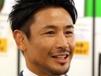 「魔裟斗」が“愛車”の「高級バイク」公開！ 340万円超え「クルーザー」を大胆にカスタム？ 「まるでボス鹿の角」な般若バーもスゴイ「カスタムモデル」とは
