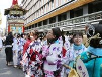 力合わせて鉾「曳き初め」　京都・祇園祭、巡行控え