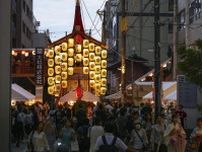 京都・祇園祭、宵山期間始まる　「コンチキチン」響く