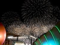 大阪・関西万博で北九州の「関門海峡花火大会」を再現、約３分間の打ち上げに歓声あがる