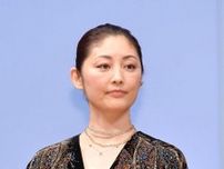 「昔、日産のCMに」実は車好き…人気女優53歳、フェアレディZのハンドル握り笑顔「車はその頃から好きだった」