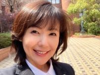 「ニキビもそのまま写る時代」…無加工でこの美しさ　“51歳女子大生”女優が披露した20代半ばのモノクロ写真に反響　肌を整える努力も語る
