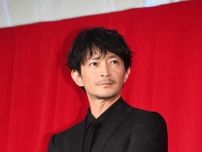 「津田健次郎っておじゃる丸の館長さんだったの？」→「意外！」「別人のよう」イケオジ＆イケボの振れ幅にネット驚き