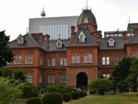重文「赤れんが庁舎」再開館　町並み一望「八角塔」初公開　札幌