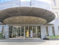 勤務先の中学校から楽器盗んだか　容疑で教諭を逮捕「借金があった」