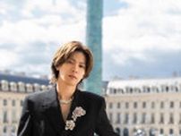 Number_i神宮寺勇太、パリのイベントへ「ミキモト」新作ハイジュエリー纏いスマートな姿見せる
