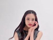 櫻坂46遠藤光莉、ミニスカ×ハイソックスから美太もも全開「スタイル抜群」「脚長い」の声