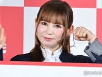 第1子妊娠中の中川翔子、ふっくらお腹に手を添えた母との2ショット公開「そっくりな美人親子」「3世代ショットにも期待」の声