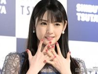 道重さゆみ、ミニ丈ルームウェアで美脚披露 寝そべりショットに「可愛すぎ」とファン悶絶