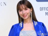 May J.、膝上ミニスカから美脚披露「着こなしおしゃれ」「スタイル抜群」の声