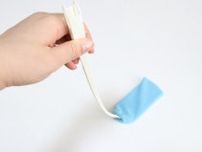 ダイソーのコレ…気持ちいい〜♡「手じゃ届かないところも一発！」毎日使いたくなるお掃除グッズ