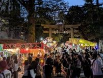 駒込富士神社で恒例「山開き大祭」　縁起物の麦わら蛇など販売