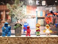 東大阪で「セサミストリートの世界展」　映像やパペット展示、限定グッズも
