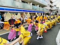都立家政駅前で「かせい阿波踊り」　「かせい連」ら8連、合同の流し踊りも
