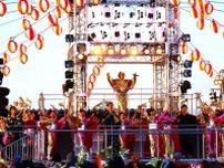 松平健さんが万博で「マツケンサンバ」披露　来場客6000人と踊る
