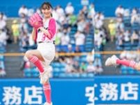 菅井友香、始球式で惜しくもワンバン　藤原丈一郎から“アイドル”アドバイスも