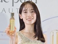 泉里香、結婚発表後初の公の場「いろんなことを楽しみながら過ごしていきたい」