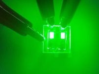 従来のLEDを時代遅れにする超高輝度「量子ロッドLED」がついに登場