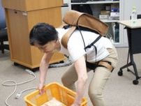 電動式では最軽量…和歌山大発ベンチャーが投入、ランドセル型アシストスーツの性能