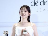 久間田琳加が白のキャミワンピ姿を披露、ドラマでアクションに挑戦し「ハマってしまった」