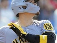 阪神・佐藤輝明ポジションたらい回しの凶兆…藤川監督は方針一転？ 外野固定示唆の矢先に三塁起用