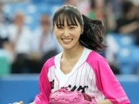 【ヤクルト】ファーストピッチに菅井友香「ノーバンでいけるように」も「本番緊張しちゃって…」