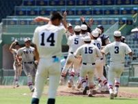 【高校野球】東洋大姫路が14年ぶり夏制覇　岡田龍生監督が母校を春夏甲子園導く／兵庫