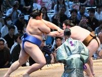 横綱大の里が初黒星…NHK解説の浅香山親方「引く癖が出た」引き技で左足が出て王鵬に敗れる