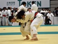 金鷲旗高校柔道大会開幕　女子：敬愛や大牟田4回戦へ　男子：福大大濠など勝ち残る