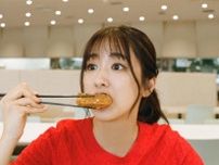 好きな女性アナ1位…田村真子〝あざと微笑ショット〟に反響「何かイタズラをしそうなお姉さん」「ソファーからニョキ」「癒されます」