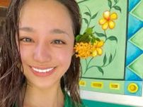 「首元が詰まってる時は…」高橋メアリージュン、深紅のドレス姿に反響「本当に似合ってて綺麗」「やっぱり最高に美しい」