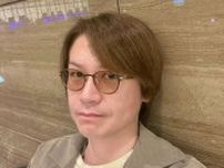 モノマネタレントと結婚から4年…元カリスマホスト城咲仁の最新家族ショットが話題「安心しきってる」「やはり家族は似てるのですね」