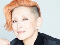 「マネキンかと思った」真っ赤なアディダスのマキシワンピ姿、73歳夏木マリに反響「何を着ても、完璧」「絵になります」
